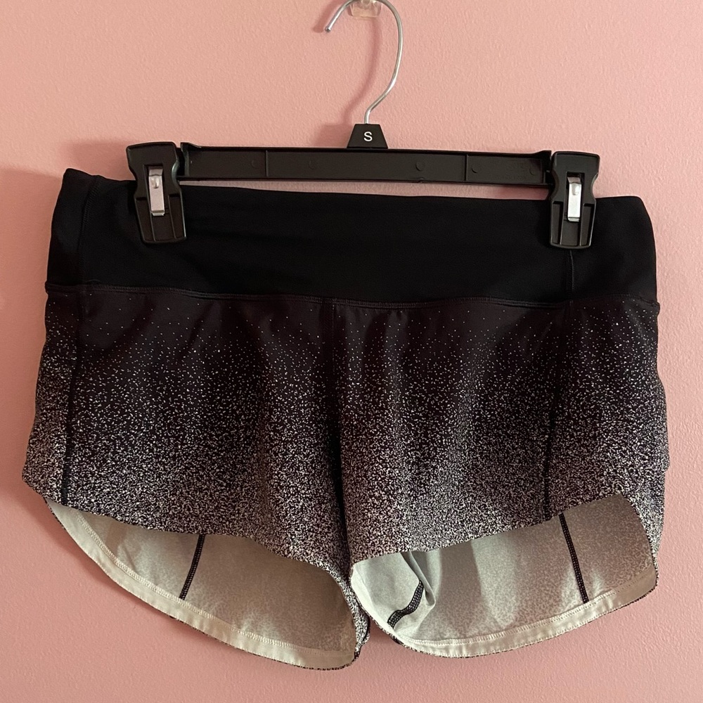 LULULEMON Speed Up Low Rise Lined 2.5 inch Shorts